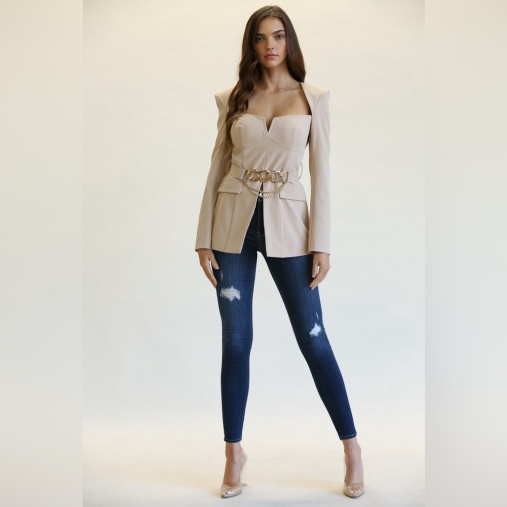 Chunky Belt Structured Top